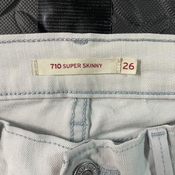 Levi's Jeans Womens 26 Light Gray 710 Super Skinny Raw Fringe Hem Stretch Denim - Picture 2 of 9
